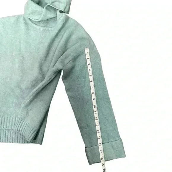 Eyeshadow Size Medium Blueish Turtleneck Sweater - Picture 10 of 10